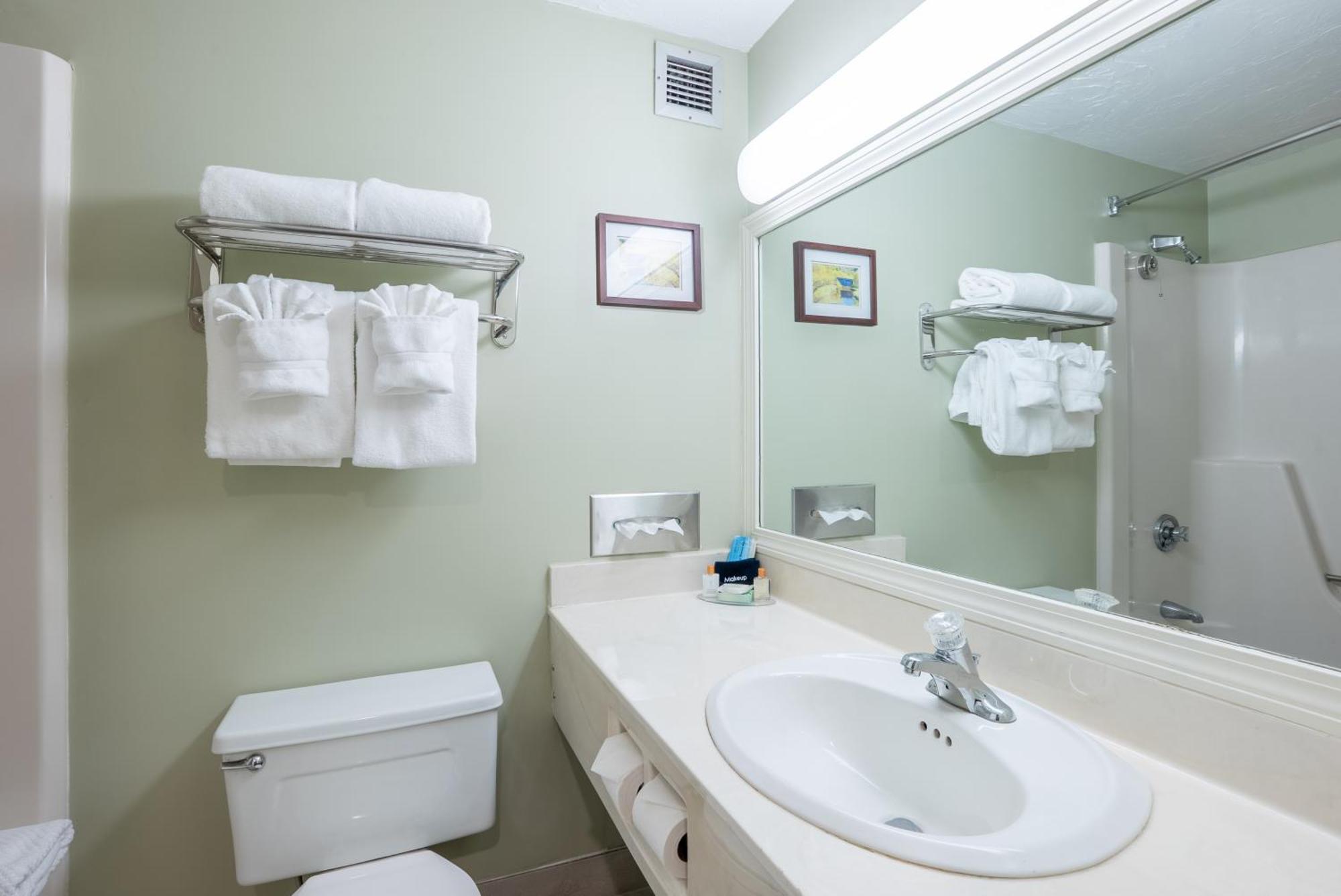 Fireside Inn & Suites West Lebanon Room photo