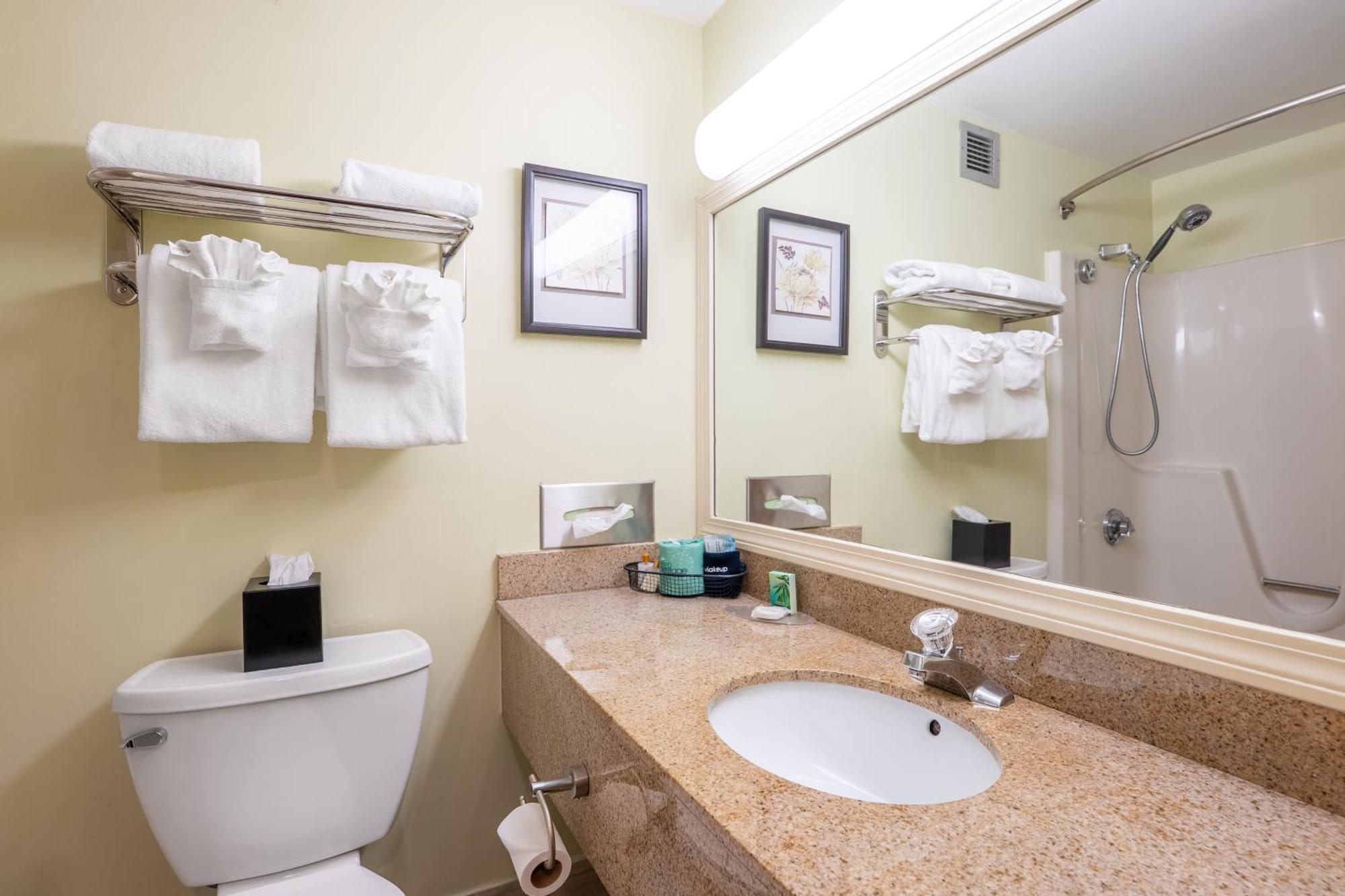 Fireside Inn & Suites West Lebanon Room photo